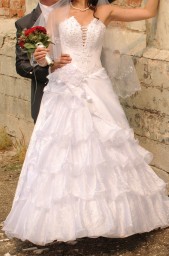 Оригинальное свадебное платье в Тирасполе