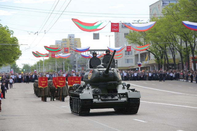 Парад посвященный Дню Победы прошел в Тирасполе